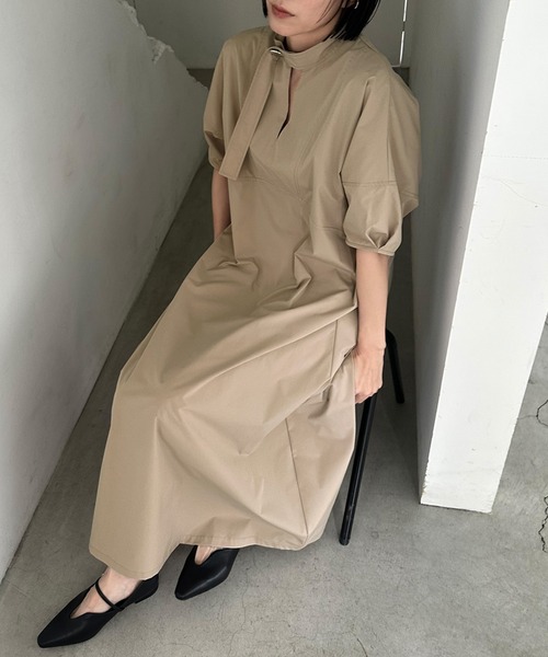 select MOCA(セレクトモカ)の「【セレモニー】ベルトカラーランタンスリーブワンピース(ワンピース・レディース・ベージュ/ネイビー・LARGE/MEDIUM)」の8枚目の写真