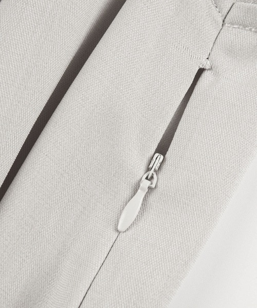 SAISON DE PAPILLON（セゾンドパピヨン）の「ウエストタックミモレ丈ワンピース（ワンピース・レディース・ベージュ/ブラック/グレー・S/M/L）」の17枚目の写真