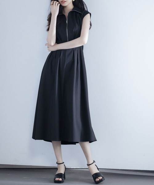 SAISON DE PAPILLON（セゾンドパピヨン）の「ウエストタックミモレ丈ワンピース（ワンピース・レディース・ベージュ/ブラック/グレー・S/M/L）」の8枚目の写真