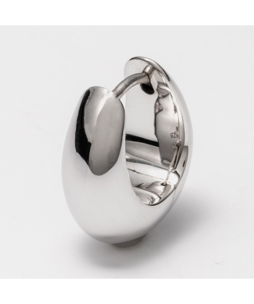 TOM WOOD（トムウッド）の「TOM WOOD Ice Hoop Small Silver トムウッド アイスフープ 両耳販売 スモール ピアス（ピアス（両耳用）・レディース・シルバー・SMALL）」の6枚目の写真