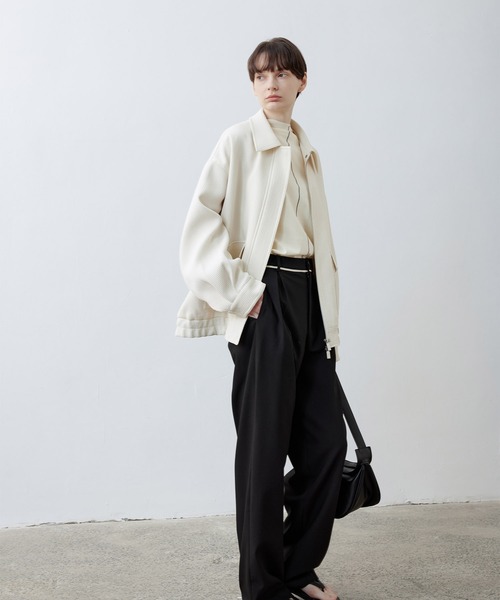 tageechita(タジチタ)の「【tageechita】カットオフボードネックラインデザインカットソー(Tシャツ/カットソー・レディース・ライトベージュ/ブラック・L/M/S)」の10枚目の写真