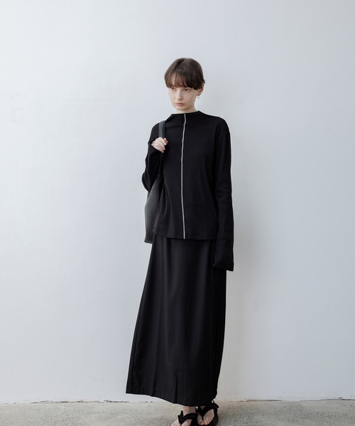 tageechita(タジチタ)の「【tageechita】カットオフボードネックラインデザインカットソー(Tシャツ/カットソー・レディース・ライトベージュ/ブラック・L/M/S)」の13枚目の写真