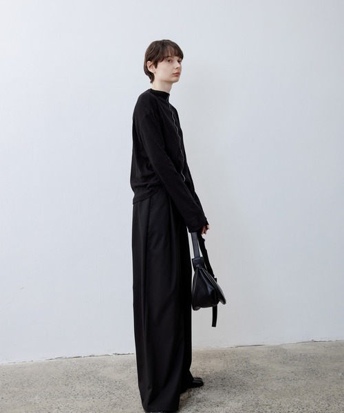 tageechita(タジチタ)の「【tageechita】カットオフボードネックラインデザインカットソー(Tシャツ/カットソー・レディース・ライトベージュ/ブラック・L/M/S)」の21枚目の写真