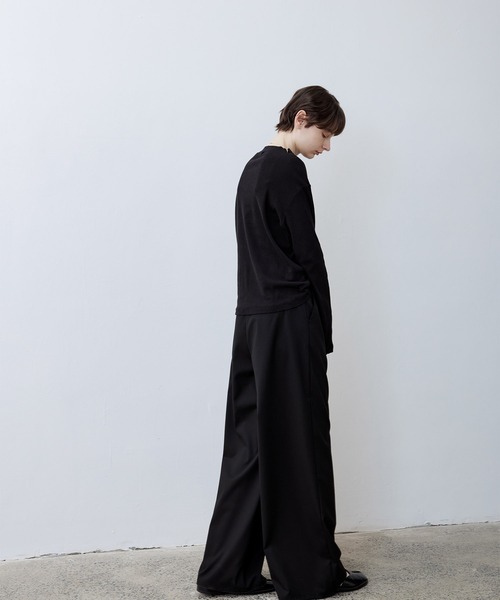 tageechita(タジチタ)の「【tageechita】カットオフボードネックラインデザインカットソー(Tシャツ/カットソー・レディース・ライトベージュ/ブラック・L/M/S)」の22枚目の写真
