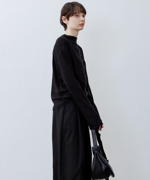 tageechita(タジチタ)の「【tageechita】カットオフボードネックラインデザインカットソー(Tシャツ/カットソー・レディース・ライトベージュ/ブラック・L/M/S)」の5枚目の写真