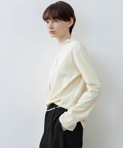 tageechita(タジチタ)の「【tageechita】カットオフボードネックラインデザインカットソー(Tシャツ/カットソー・レディース・ライトベージュ/ブラック・L/M/S)」の7枚目の写真