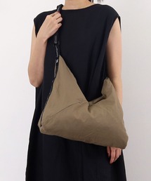 COOCO（クーコ）の「モノトーンロゴテープｘ軽量ナイロンワンショルダーバッグ／Ａ４対応（ショルダーバッグ）」