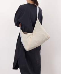 COOCO（クーコ）の「モノトーンロゴテープｘ軽量ナイロンワンショルダーバッグ／Ａ４対応（ショルダーバッグ）」