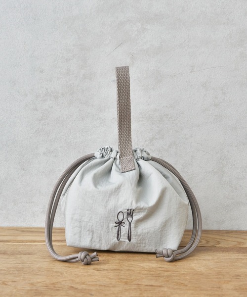 CUISINE HABITS（クイジーヌハビッツ）の「クイジーヌハビッツ 保冷おにぎり巾着（お弁当箱・レディース・ピンクベージュ/グレー・フリー）」の4枚目の写真