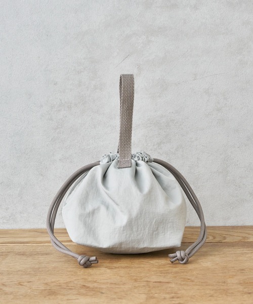 CUISINE HABITS（クイジーヌハビッツ）の「クイジーヌハビッツ 保冷おにぎり巾着（お弁当箱・レディース・ピンクベージュ/グレー・フリー）」の5枚目の写真