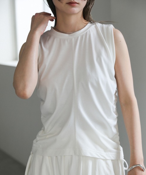 select MOCA(セレクトモカ)の「サイドギャザーノースリーブTシャツ(Tシャツ/カットソー・レディース・ブラック/オフホワイト・FREE)」の18枚目の写真