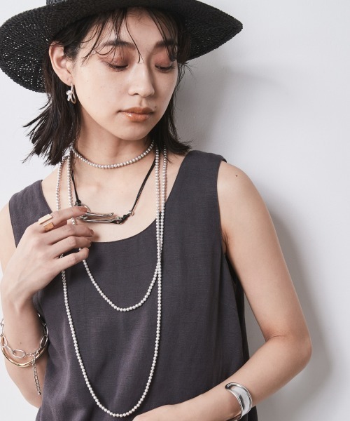 CHIC STYLE（シックスタイル）の「＜大きいサイズ＞レーヨン麻ノースリーブブラウス シックスタイル（キャミソール・レディース・キャメル/ベージュ/チャコール・5L/4L/3L/LL/L）」の2枚目の写真