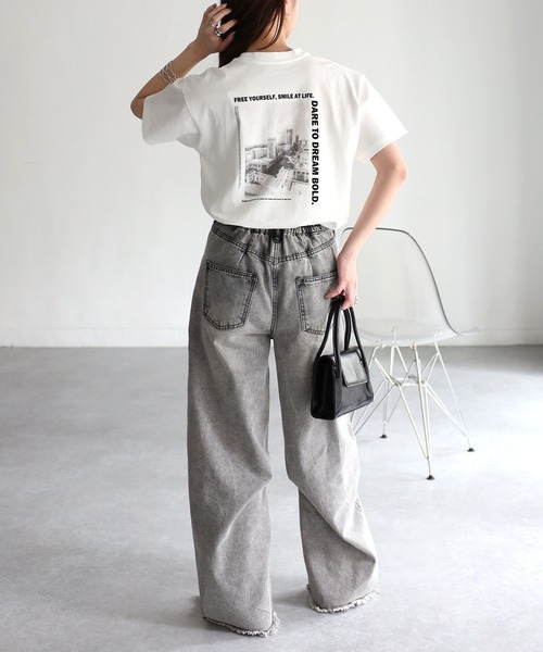 Riberry(リベリー)の「BRISKバックフォトプリントTシャツ(Tシャツ/カットソー・レディース・オフホワイト/チャコールグレー/ベージュ/ブラック・FREE)」の11枚目の写真