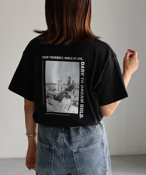 Riberry(リベリー)の「BRISKバックフォトプリントTシャツ(Tシャツ/カットソー・レディース・オフホワイト/チャコールグレー/ベージュ/ブラック・FREE)」の19枚目の写真