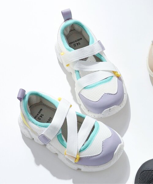 apres les cours（アプレレクール）の「スニーカー風ベルトサンダル（サンダル・キッズ・ブラック/レインボー/ベージュ・14/15 /16/17/18/19）」の2枚目の写真