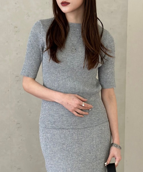 Per sist ence(パーシエンス)の「ラメ半袖プルオーバー(Tシャツ/カットソー・レディース・ブラック/アイボリー/グレー/レッド・FREE)」の2枚目の写真