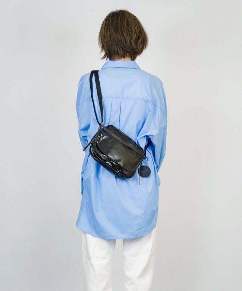 Jack Gomme（ジャックゴム）の「【JACK GOMME/ジャックゴム】ナイロン ミニショルダーバッグ HAPPY besace（ショルダーバッグ・レディース・グリーン/ゴールド/ベージュ/パープル/ブラック・FREE）」の2枚目の写真