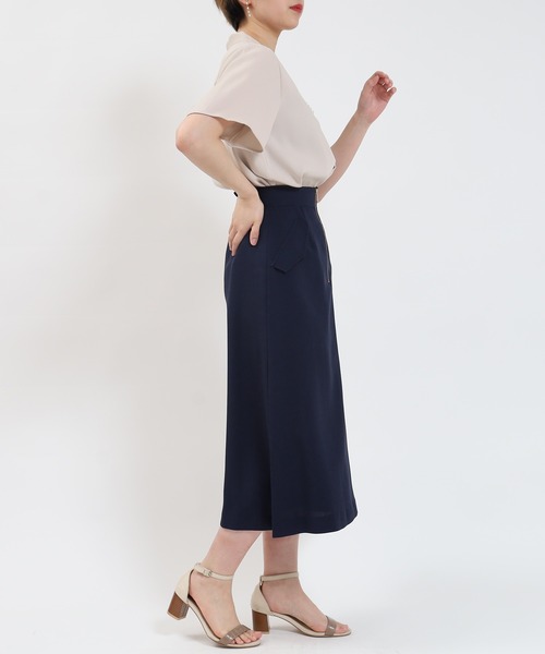 TRUDEA（トルディア）の「（マルチファンクション）パール付きVネック半袖ブラウス（シャツ/ブラウス・レディース・グレイッシュベージュ/ラベンダー/ホワイト/ネイビー・SMALL/MEDIUM/LARGE）」の20枚目の写真