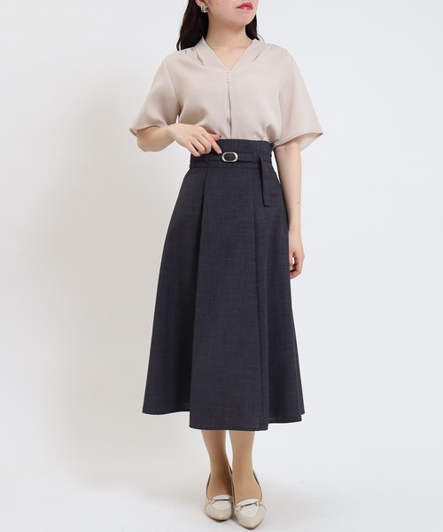 TRUDEA（トルディア）の「（マルチファンクション）パール付きVネック半袖ブラウス（シャツ/ブラウス・レディース・グレイッシュベージュ/ラベンダー/ホワイト/ネイビー・SMALL/MEDIUM/LARGE）」の19枚目の写真