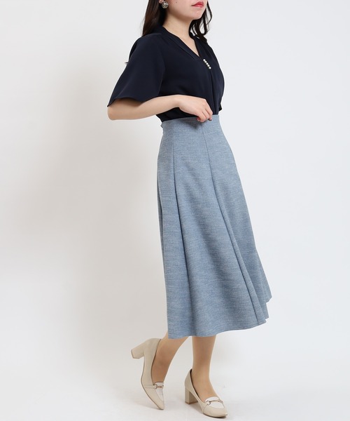 TRUDEA（トルディア）の「（マルチファンクション）パール付きVネック半袖ブラウス（シャツ/ブラウス・レディース・グレイッシュベージュ/ラベンダー/ホワイト/ネイビー・SMALL/MEDIUM/LARGE）」の13枚目の写真