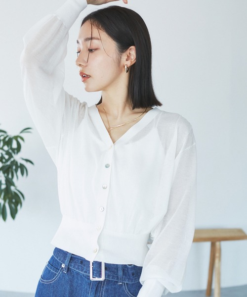 VIS（ビス）の「Vネックドルマンスリーブシアーカーディガン（カーディガン/ボレロ・レディース・ホワイト/ブラック/ブラウン/グリーン・FREE）」の2枚目の写真