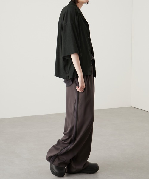 Alfred Alex（アルフレッドアレックス）の「【Alfred Alex】ランダムプリーツオーバーサイズオープンカラーシャツ/ショート丈（シャツ/ブラウス・メンズ・ブラック/グレイッシュブルー/チャコール/グレー/ワイン・M/L/S）」の9枚目の写真