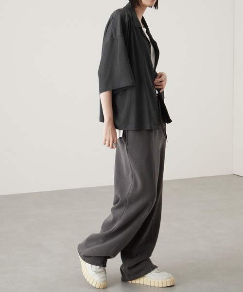 Alfred Alex（アルフレッドアレックス）の「【Alfred Alex】ランダムプリーツオーバーサイズオープンカラーシャツ/ショート丈（シャツ/ブラウス・メンズ・ブラック/グレイッシュブルー/チャコール/グレー/ワイン・M/L/S）」の21枚目の写真