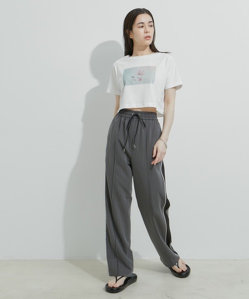 フラワーモチーフプリント短丈TEE（Tシャツ/カットソー）｜LE