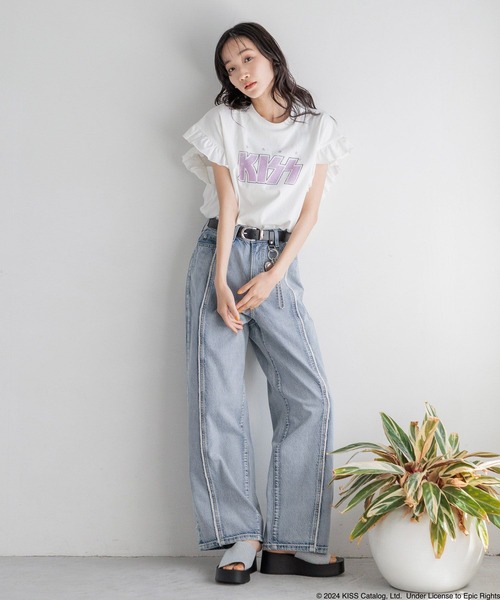 LOWRYS FARM（ローリーズファーム）の「リメイクＫＩＳＳフリルＴＳＳ 127829（Tシャツ/カットソー・レディース・アイボリー/チャコールグレー・FREE）」の3枚目の写真