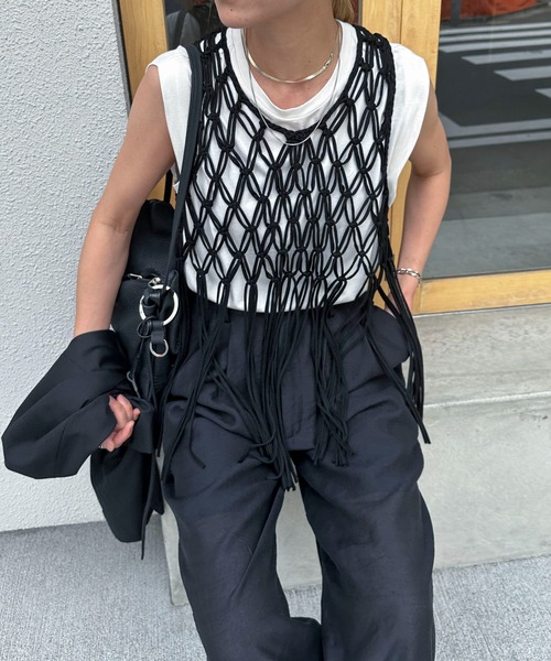 feepur(フェピュール)の「マクラメフリンジビスチェ(ベスト・レディース・ブラック/アイボリー・MEDIUM)」の6枚目の写真