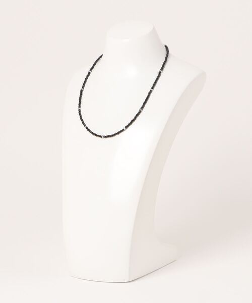 BARELY BLUE(ベアリーブルー)の「【 BARELY BLUE / ベアリーブルー 】 モノトーン ポイント ビーズ ネックレス(ネックレス・レディース・ホワイト/ブラック/ホワイト系その他/ブラック系その他・FREE)」の5枚目の写真