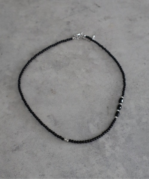 BARELY BLUE(ベアリーブルー)の「【 BARELY BLUE / ベアリーブルー 】 モノトーン ポイント ビーズ ネックレス(ネックレス・レディース・ホワイト/ブラック/ホワイト系その他/ブラック系その他・FREE)」の4枚目の写真