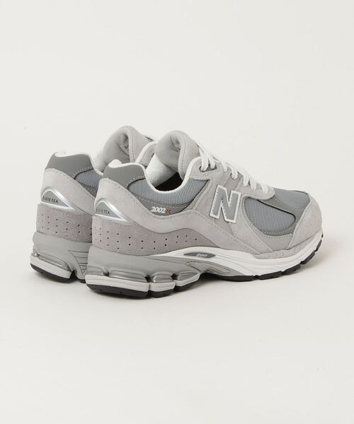 NEW BALANCE（ニューバランス）の「NEW BALANCE ニューバランス M2002R（スニーカー・メンズ・グレー・25.5cm/26cm/26.5cm/23cm/23.5cm/28cm/28.5cm/29cm/24cm/24.5cm/25cm/27cm/27.5cm）」の2枚目の写真