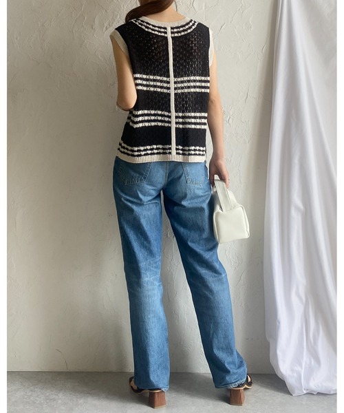 She's Closet（シーズクローゼット）の「ショート丈深Vネック透かし編みメッシュかぎ編みクロシェベスト（ベスト・レディース・アイボリー/ブラック/グレー・FREE）」の15枚目の写真
