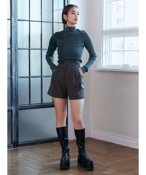 MURUA（ムルーア）の「【SET UP対応】タックショートパンツ（その他パンツ・レディース・ベージュ/ブラック/グレー・1/2）」の7枚目の写真