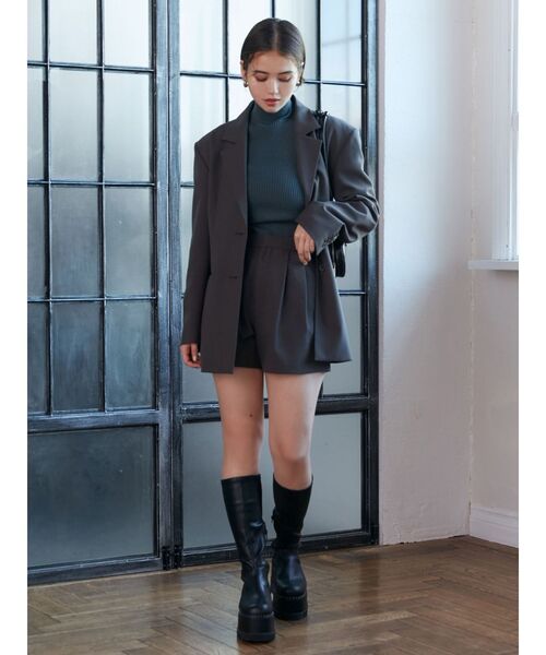 MURUA（ムルーア）の「【SET UP対応】タックショートパンツ（その他パンツ・レディース・ベージュ/ブラック/グレー・1/2）」の4枚目の写真