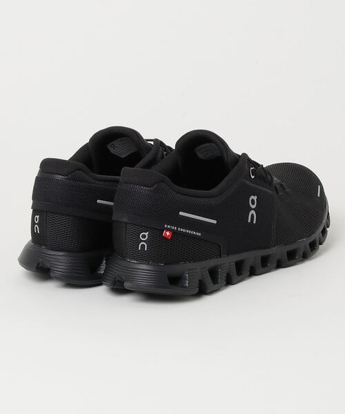 On(オン)の「On/オン Cloud5(Mens) クラウド5(スニーカー・メンズ・ブラック・26/27/28)」の2枚目の写真