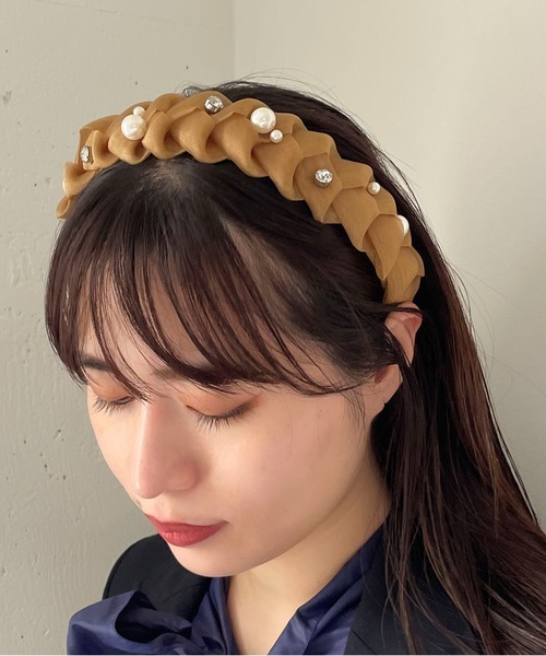 Casselini(キャセリーニ)の「Casselini(キャセリーニ)デコレーションカチューシャ(カチューシャ・レディース・ゴールド/ブラック・FREE)」の8枚目の写真