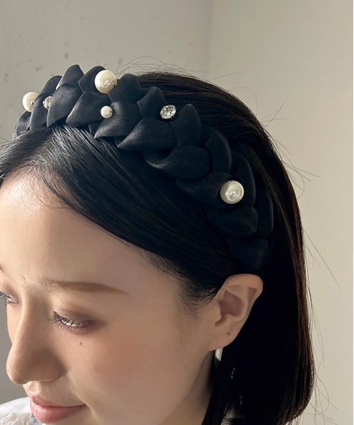 Casselini(キャセリーニ)の「Casselini(キャセリーニ)デコレーションカチューシャ(カチューシャ・レディース・ゴールド/ブラック・FREE)」の9枚目の写真