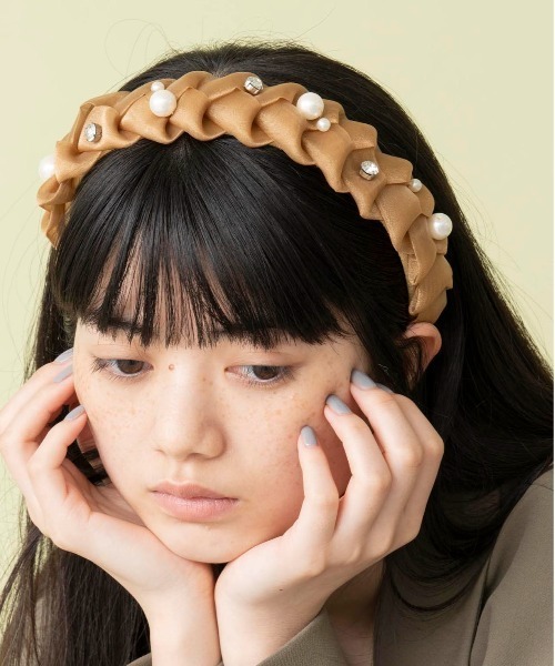 Casselini(キャセリーニ)の「Casselini(キャセリーニ)デコレーションカチューシャ(カチューシャ・レディース・ゴールド/ブラック・FREE)」の17枚目の写真