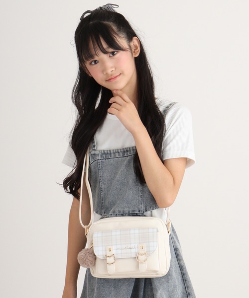 Coboca+】 合皮 ネコバックル ポンポンチャーム チェックかぶせ