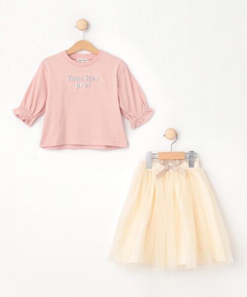 SHOO・LA・RUE（シューラルー）の「◆【110-140cm/2点セット】エンボスTシャツ＋チュールスカート（セットアップ・キッズ・ピンク/アイボリー・12/11/14/13）」の2枚目の写真
