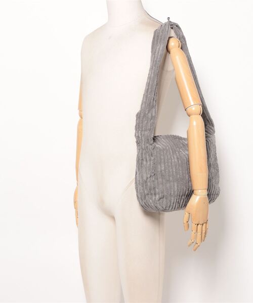 florist(フローリスト)の「【2WAY・軽量】韓国ファッションコーデュロイシンプルショルダーバッグ(ショルダーバッグ・レディース・ブラック/ブルー/グレー/グリーン/ピンク/ブラウン/ホワイト・FREE)」の22枚目の写真