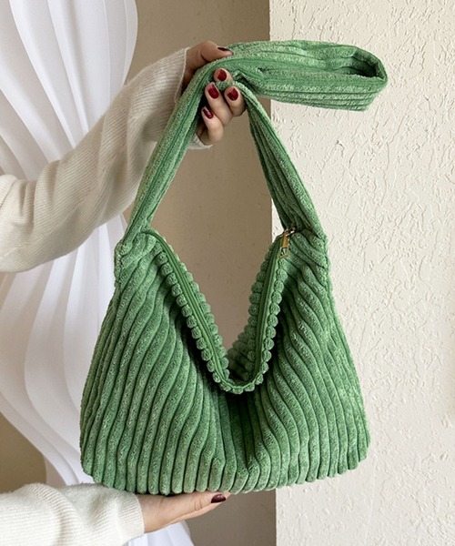 florist(フローリスト)の「【2WAY・軽量】韓国ファッションコーデュロイシンプルショルダーバッグ(ショルダーバッグ・レディース・ブラック/ブルー/グレー/グリーン/ピンク/ブラウン/ホワイト・FREE)」の5枚目の写真