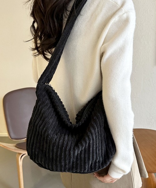 florist(フローリスト)の「【2WAY・軽量】韓国ファッションコーデュロイシンプルショルダーバッグ(ショルダーバッグ・レディース・ブラック/ブルー/グレー/グリーン/ピンク/ブラウン/ホワイト・FREE)」の8枚目の写真