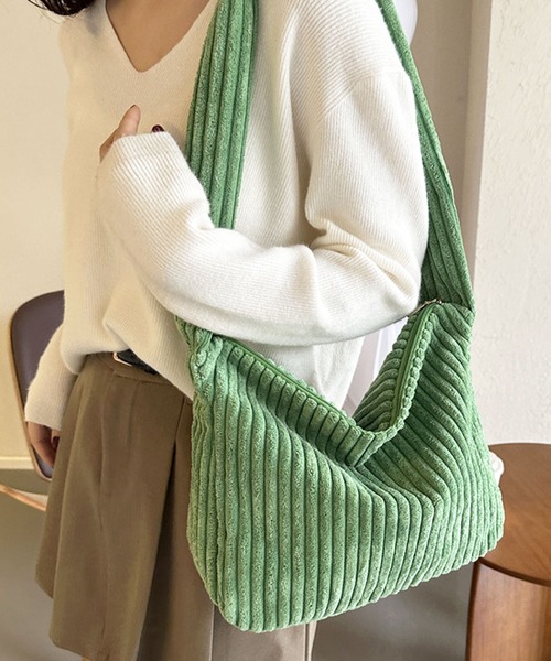 florist(フローリスト)の「【2WAY・軽量】韓国ファッションコーデュロイシンプルショルダーバッグ(ショルダーバッグ・レディース・ブラック/ブルー/グレー/グリーン/ピンク/ブラウン/ホワイト・FREE)」の13枚目の写真