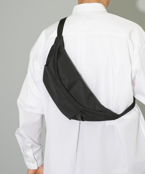 RODE SKO（ロデスコ）の「撥水タックボディバッグ（ショルダーバッグ・メンズ・チャコールグレー/ブラック・ONE）」の5枚目の写真