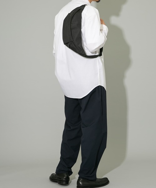 RODE SKO（ロデスコ）の「撥水タックボディバッグ（ショルダーバッグ・メンズ・チャコールグレー/ブラック・ONE）」の9枚目の写真