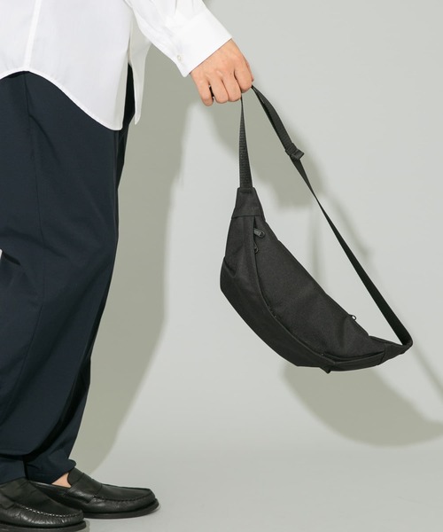 RODE SKO（ロデスコ）の「撥水タックボディバッグ（ショルダーバッグ・メンズ・チャコールグレー/ブラック・ONE）」の13枚目の写真