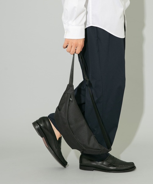 RODE SKO（ロデスコ）の「撥水タックボディバッグ（ショルダーバッグ・メンズ・チャコールグレー/ブラック・ONE）」の14枚目の写真